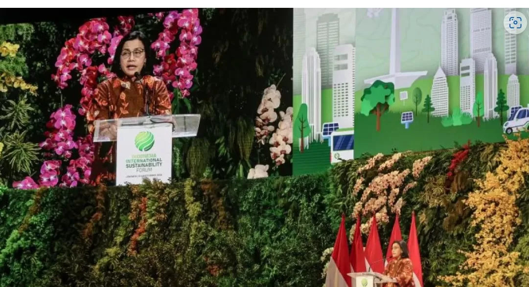Menteri Keuangan Sri Mulyani memberikan paparan saat menjadi pembicara utama pada acara Indonesia International Sustainability Forum (ISF) 2024 di Jakarta Convention Center (JCC), Senayan, Jakarta, Ju ((ANTARA FOTO/MOHAMMAD AYUDHA))