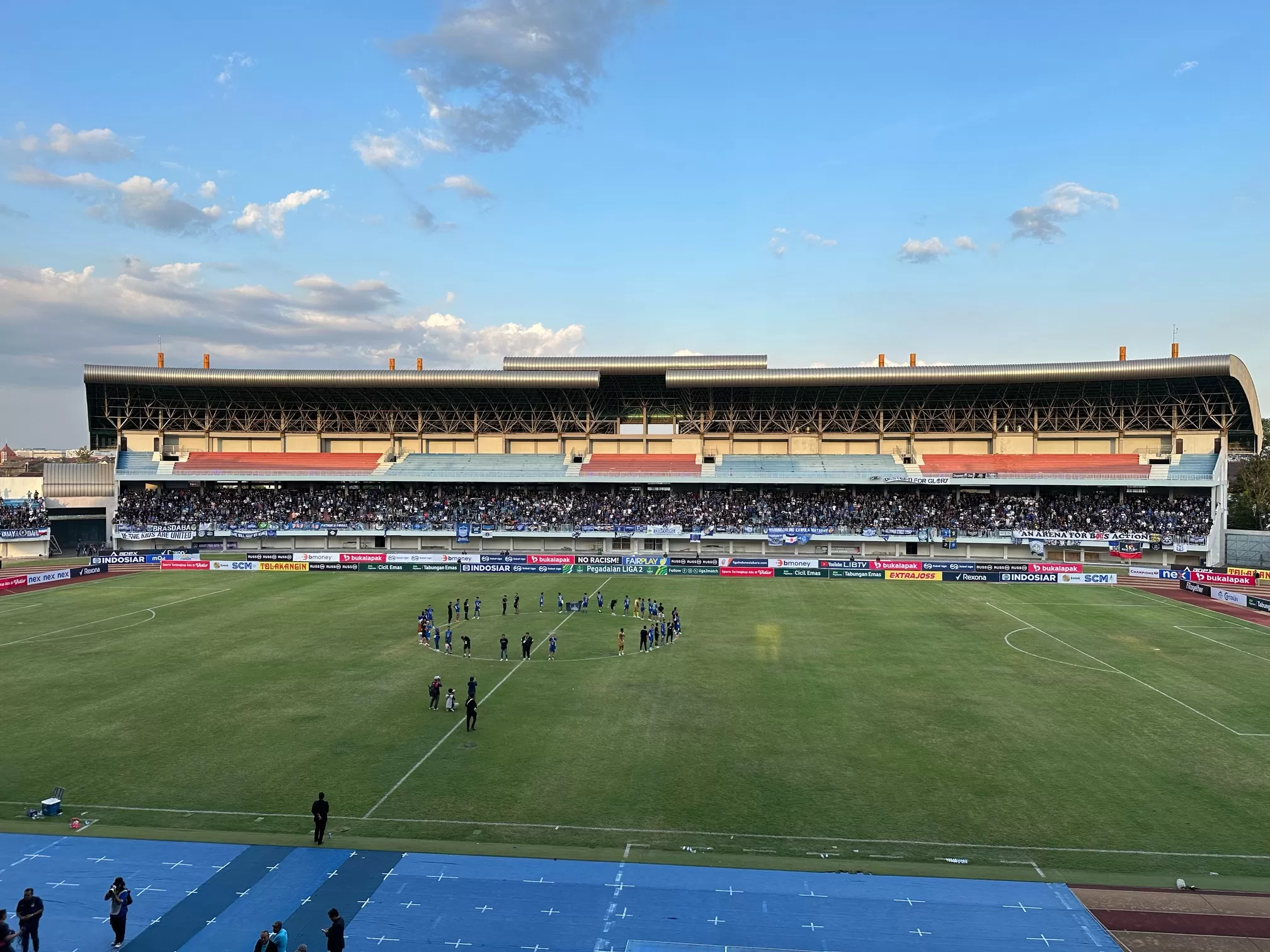 Suasana Mandala Krida usai laga melawan Adhyaksa (Harminanto) 