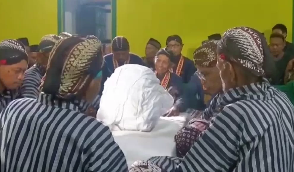 Prosesi bukaan kyai cupu panjala 2024 (Tangkapan layar Yt: @UPDATE DISINI)