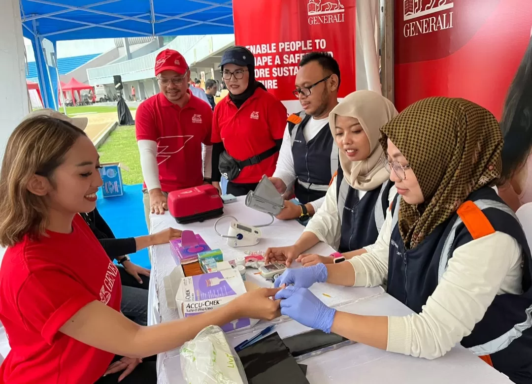 Peserta saat medical check up di stand Generali Indonesia. (Foto: Istimewa)