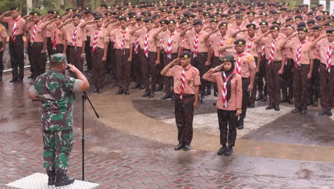Pengukuhan Pramuka Saka Wira Kartika SMK TKM Purworejo oleh Dandim 0708 Letkol Inf  Yohanes Heru Wibowo.  (Hendri Utomo)