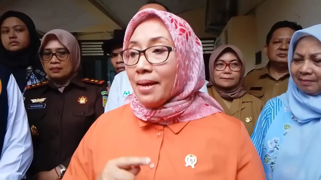 Menteri PPPA, Arifatul Choiri Fauzi saat datang langsung ke Kabupaten Purworejo terkait kasus dugaan kekerasan terhadap anak dibawah umur.  (Ist)