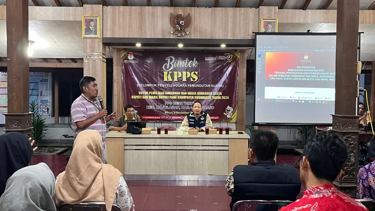 PU Sukoharjo berikan Bimtek kepada KPPS bertugas Pilkada 2024.   ((Dokumen KPU Sukoharjo))