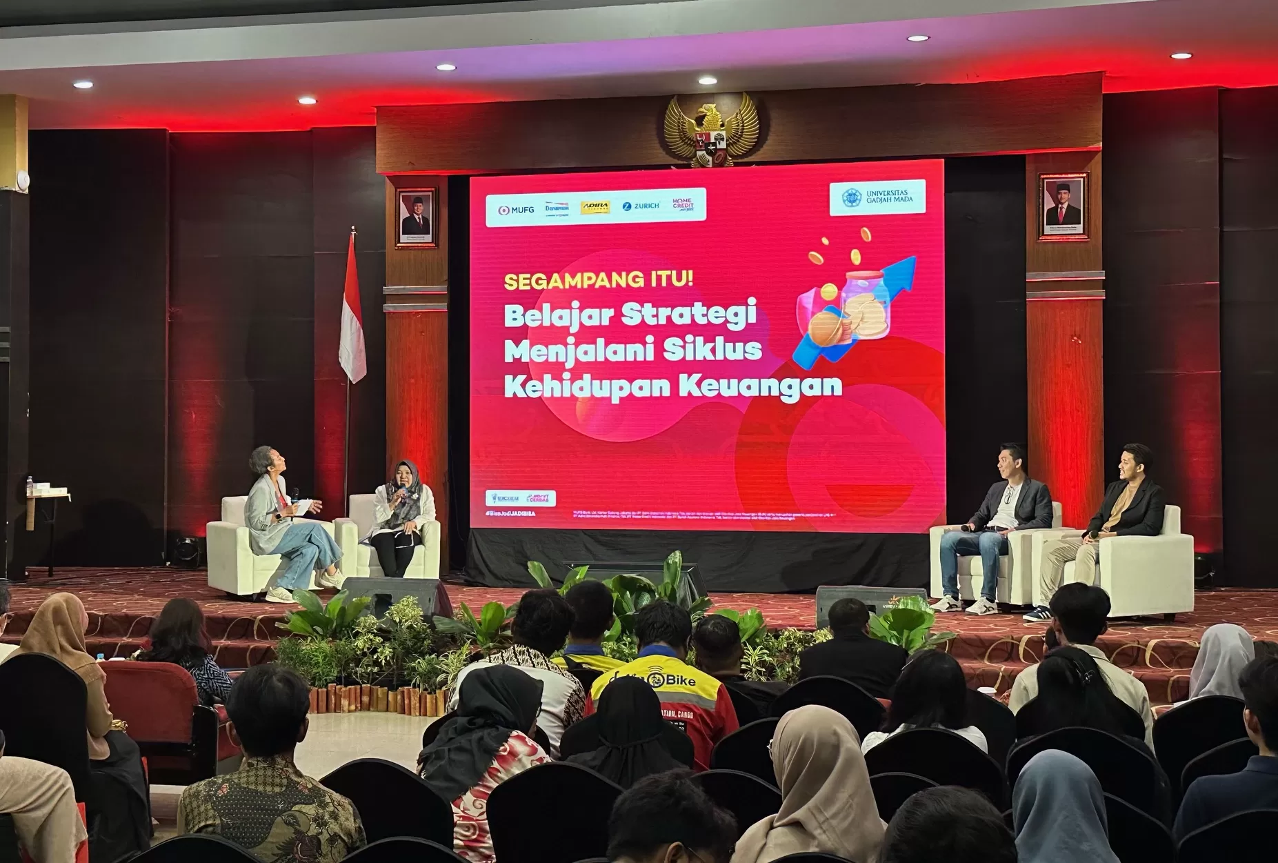 Suasana seminar Belajar Strategi Menjalani Siklus Kehidupan Keuangan (Harminanto)
