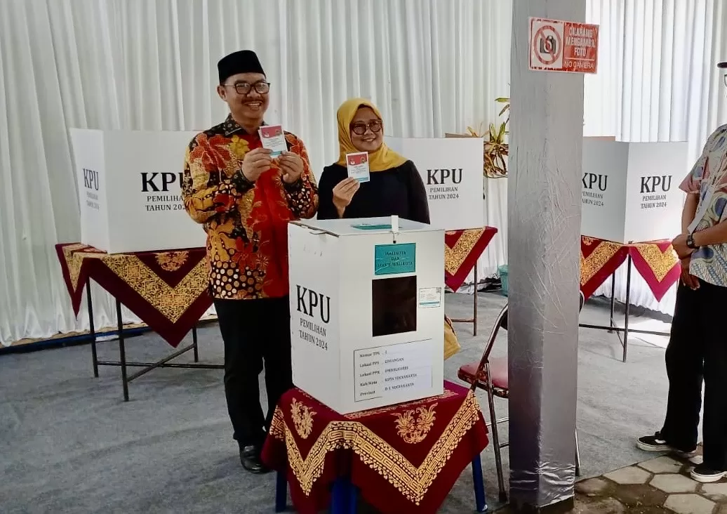  Hasto Wardoyo menggunakan hak pilih (istimewa)