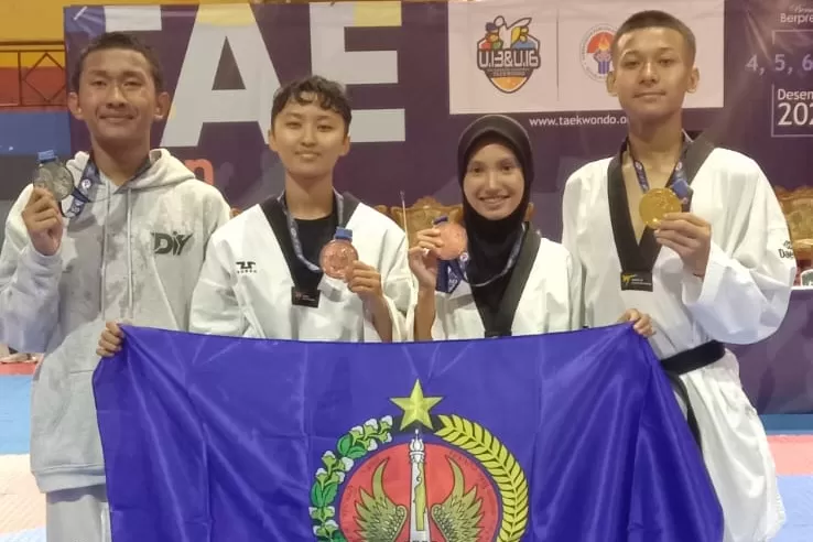 Keempat atlet taekwondo junior DIY meraih medali pada Kejuaraan Nasional (Kejurnas) Taekwondo Cadet dan Junior atau U-13 dan U-16 di GOR Futsal UNESA (Ist)