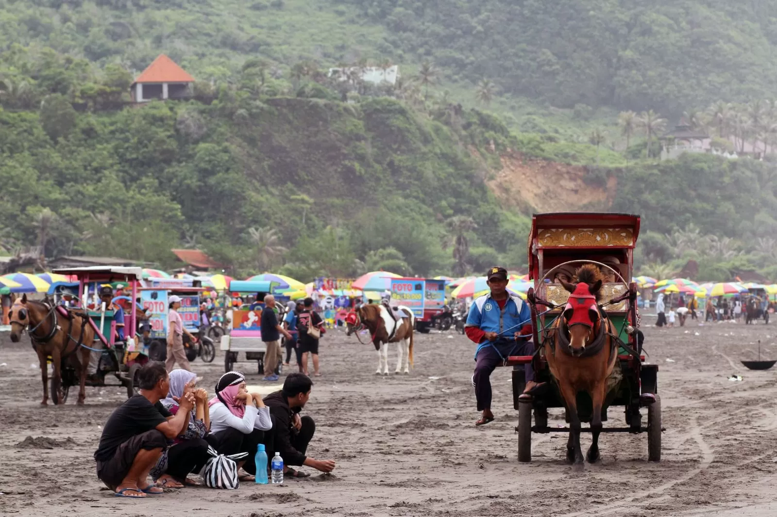 Pantai Parangtritis, salah satu destinasi pariwisata andalan Kabupaten Bantul, Yogyakarta. (Ist)