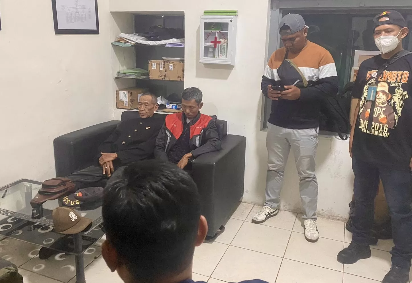   Petugas amankan dua pelaku pengambilan handphone di Stasiun Yogyakarta  (istimewa)