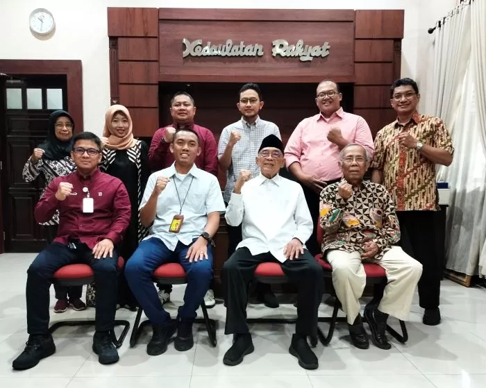 Komisaris dan Jajaran Direksi PT BP Kedaulatan Rakyat berfoto bersama dengan perwakilan PT Pertamina Patra Niaga Jawa Bagian Tengah (JBT) (Fira Nurfiani)