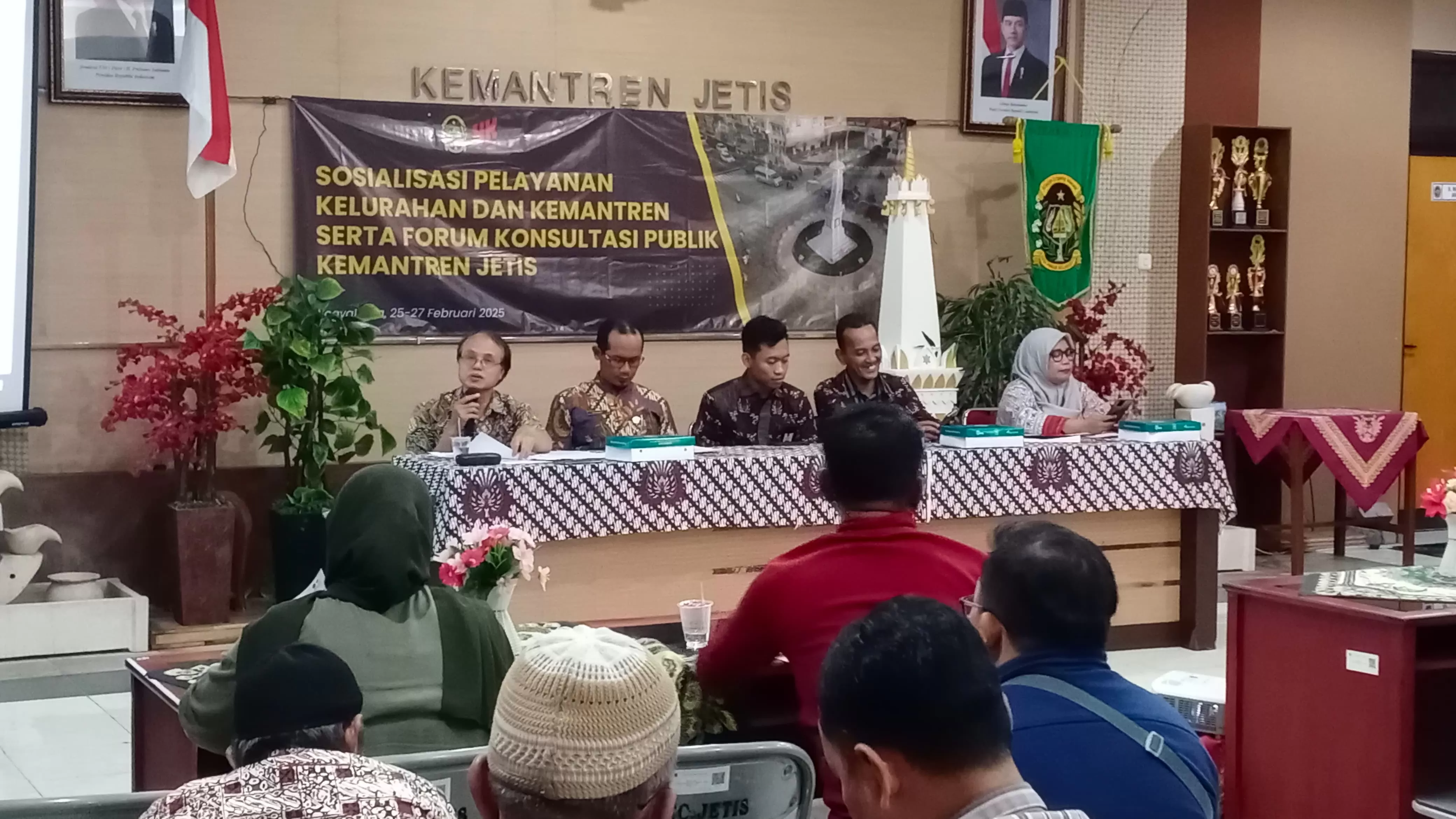  Sosialisasi pelayanan kelurahan dan kemantren serta forum konsultasi publik di Aula Margo Utomo Kemantren Jetis