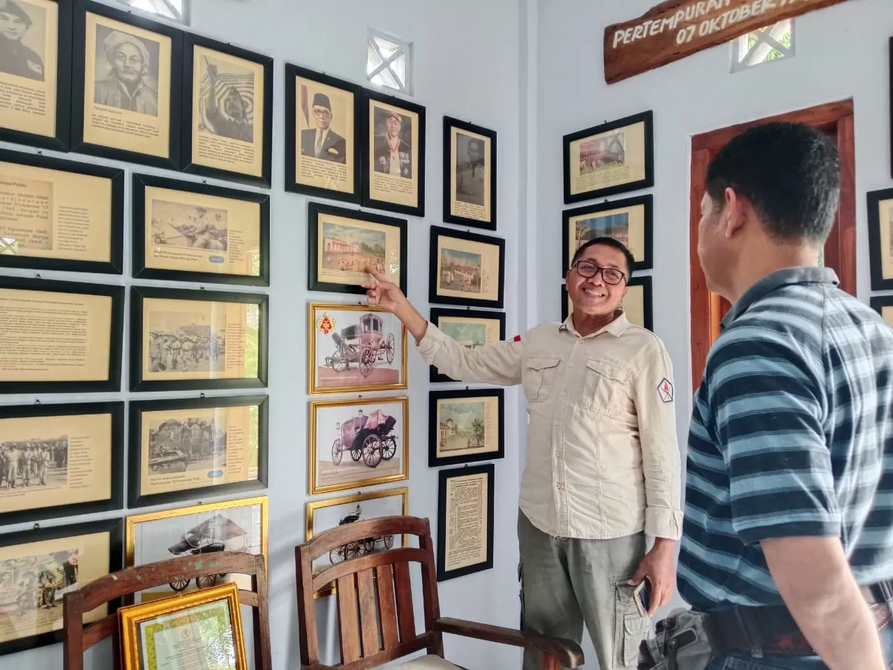 Susilo saat menerangkan 'Memorabilia Perjuangan Polisi DIY Tahun 1945-1946' (Ist)