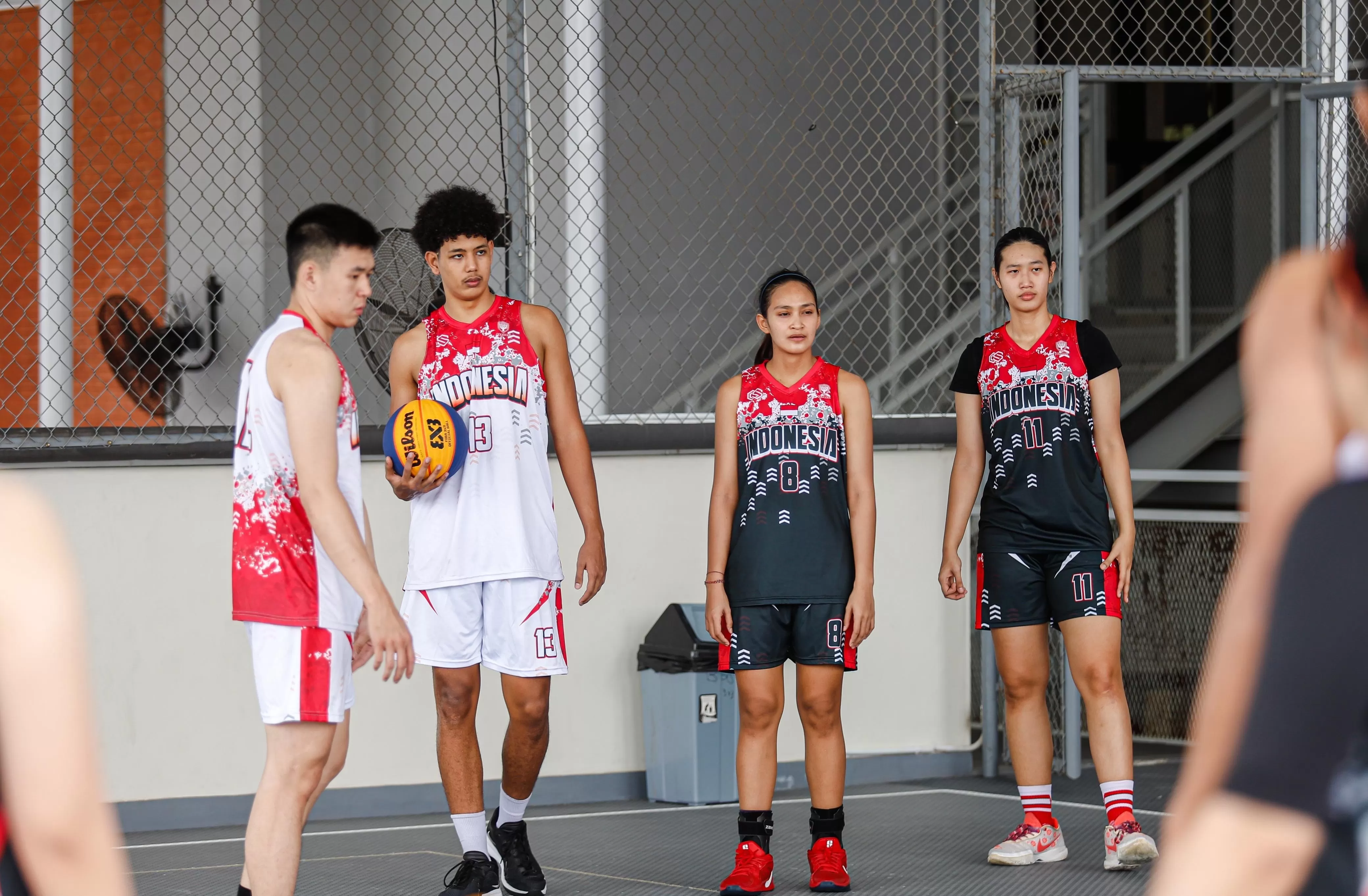 Timnas basket 3X3 putra-putri Indonesia di bawah coach Fandi Andika Ramadhani saat menjalani latihan di Playfield Srengseng   (Perbasi Pers)