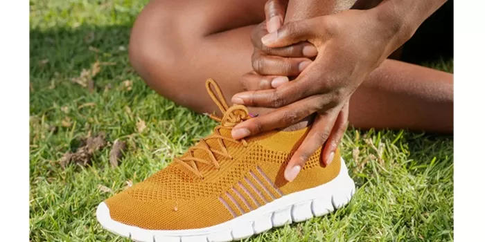 Kaki keseleo tak dianjurkan langsung dipijit. (pexel/Kindel Media) 