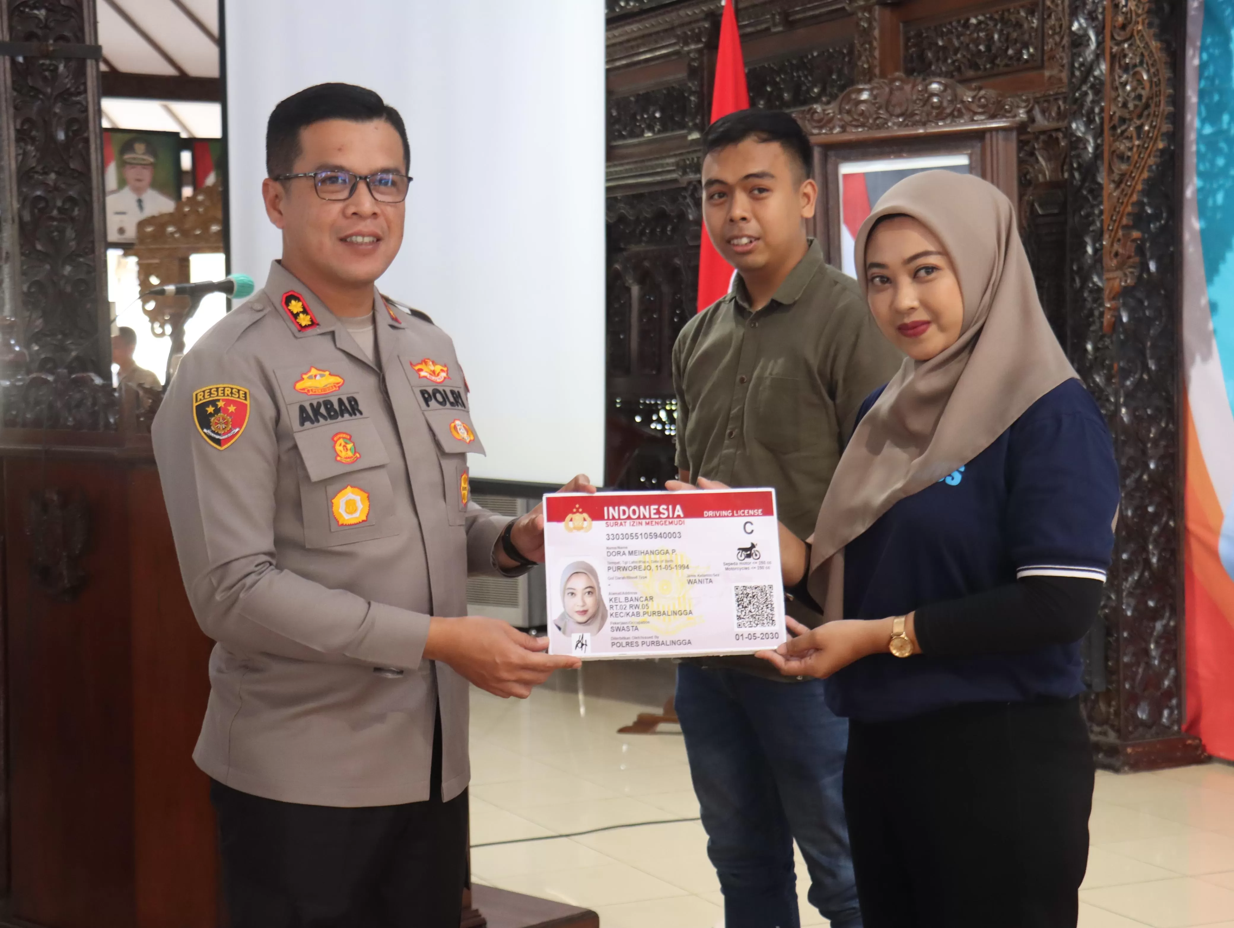 FOTO (KR &ndash; TOTO R) Peringati May Day, Polres Purbalingga gratiskan perpanjangan SIM pekerja