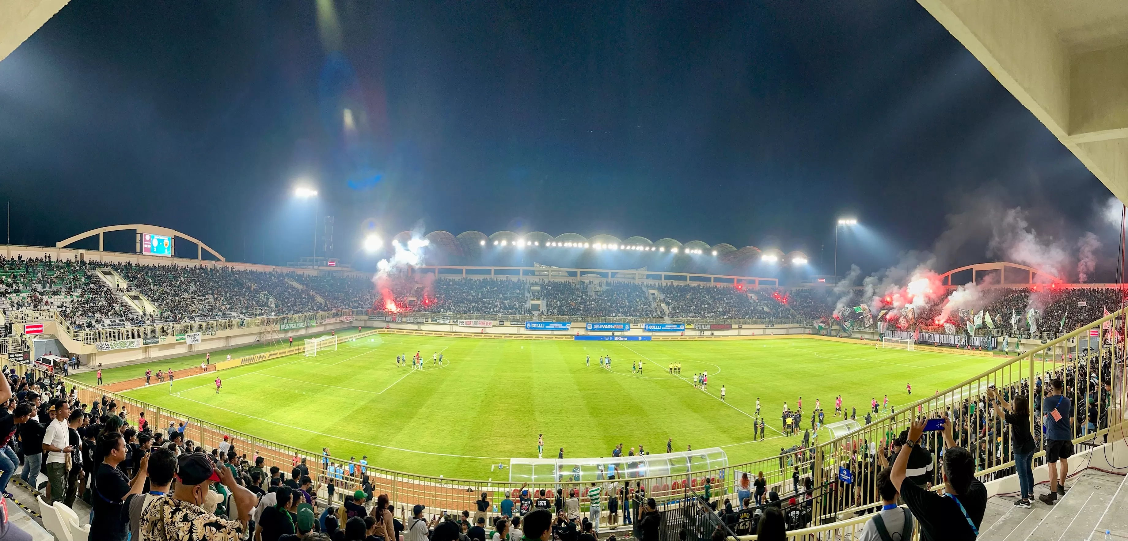 Suasana Maguwoharjo usai PSS menang dari PSM (Harminanto)