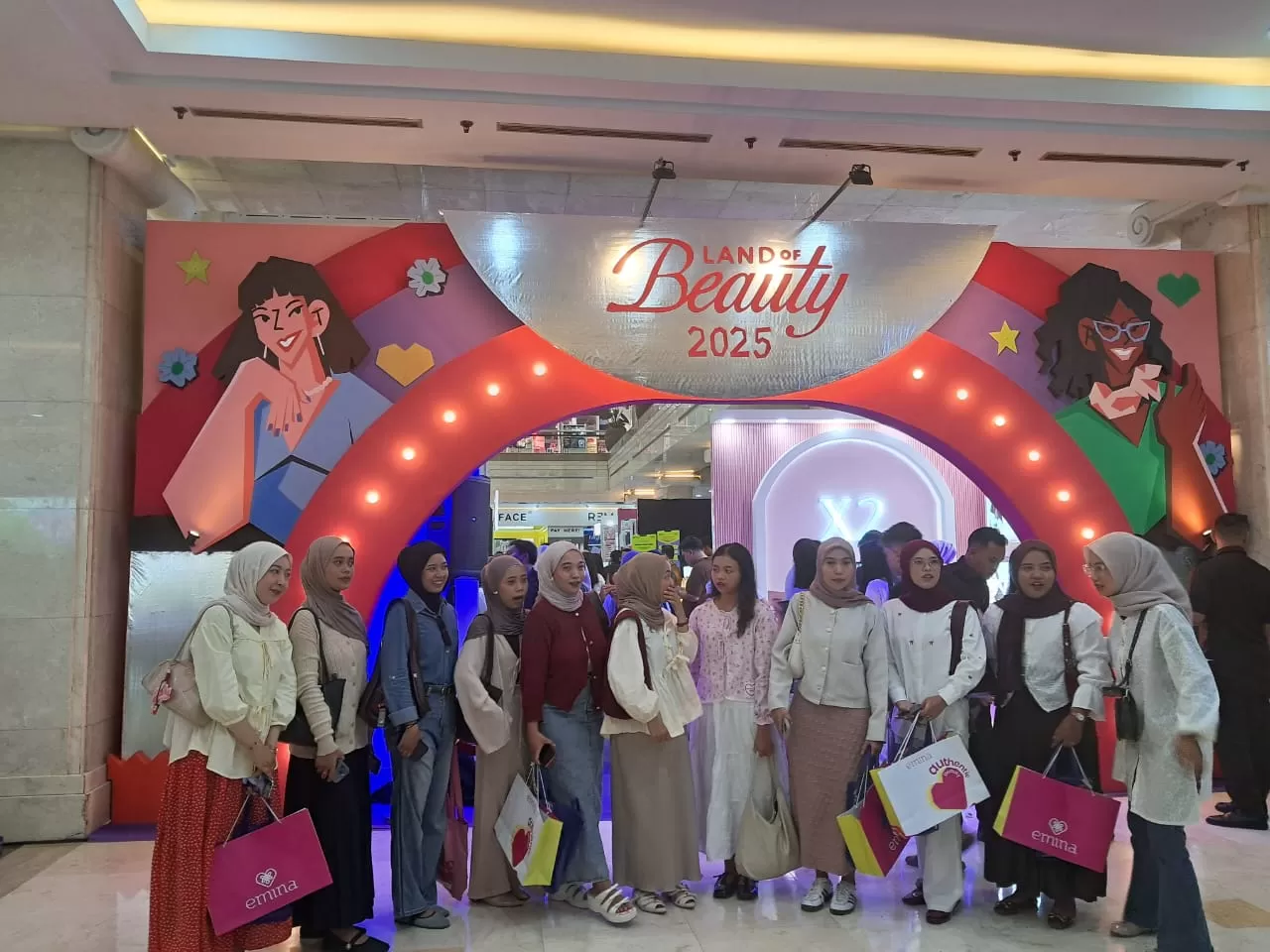 Land of Beauty disambut antusias masyarakat Yogya (Karni Narendra)