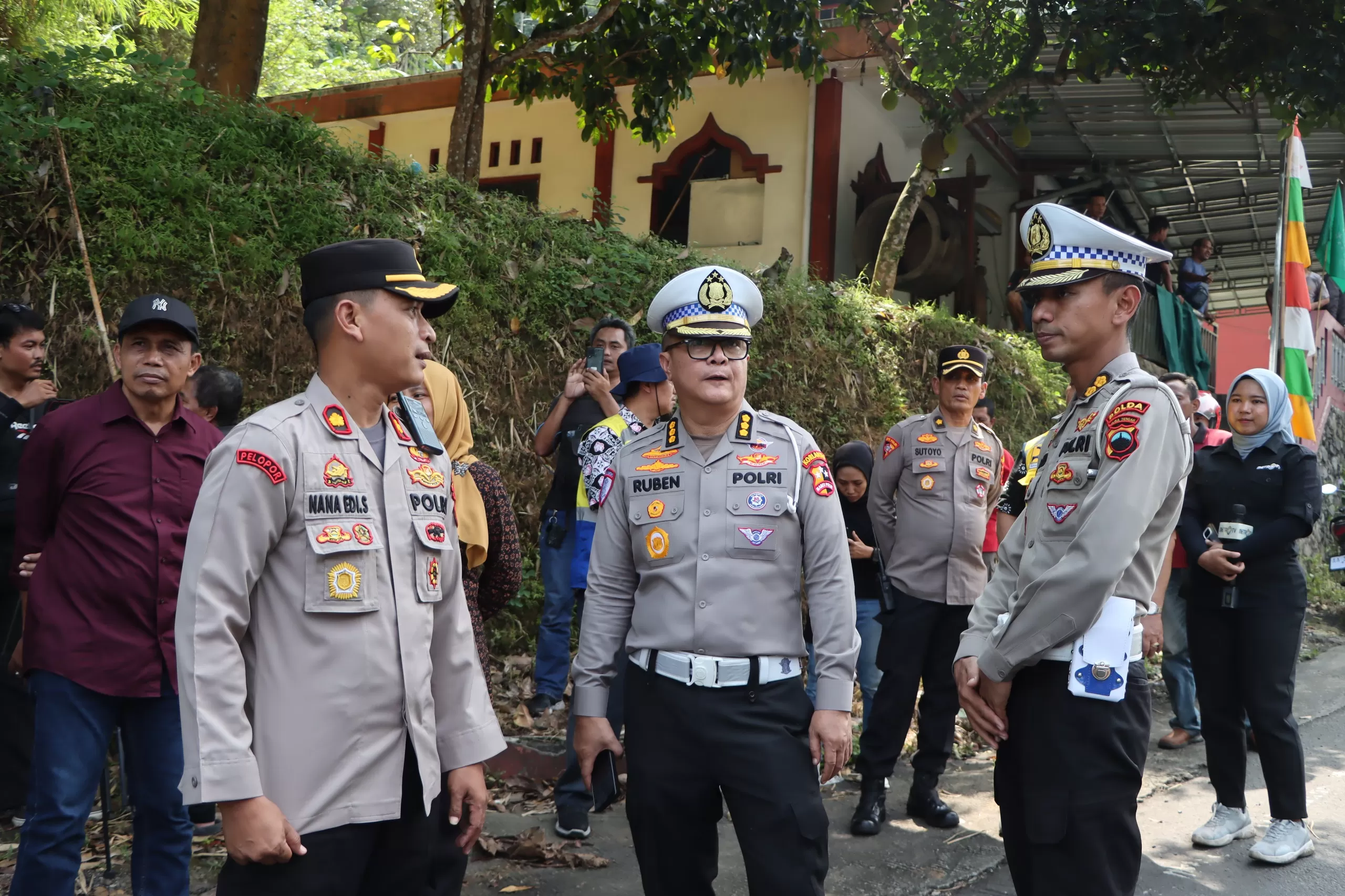  Direktorat Penegakan Hukum (Gakkum) Korlantas Mabes Polri saat melakukan olah TKP laka Kalijambe.    (Ist)