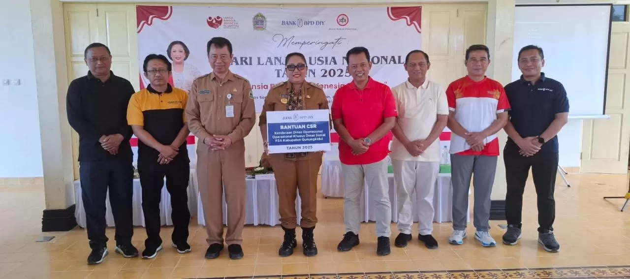 Penyaluran CSR dari Bank BPD DIY.    (Deddy EW)