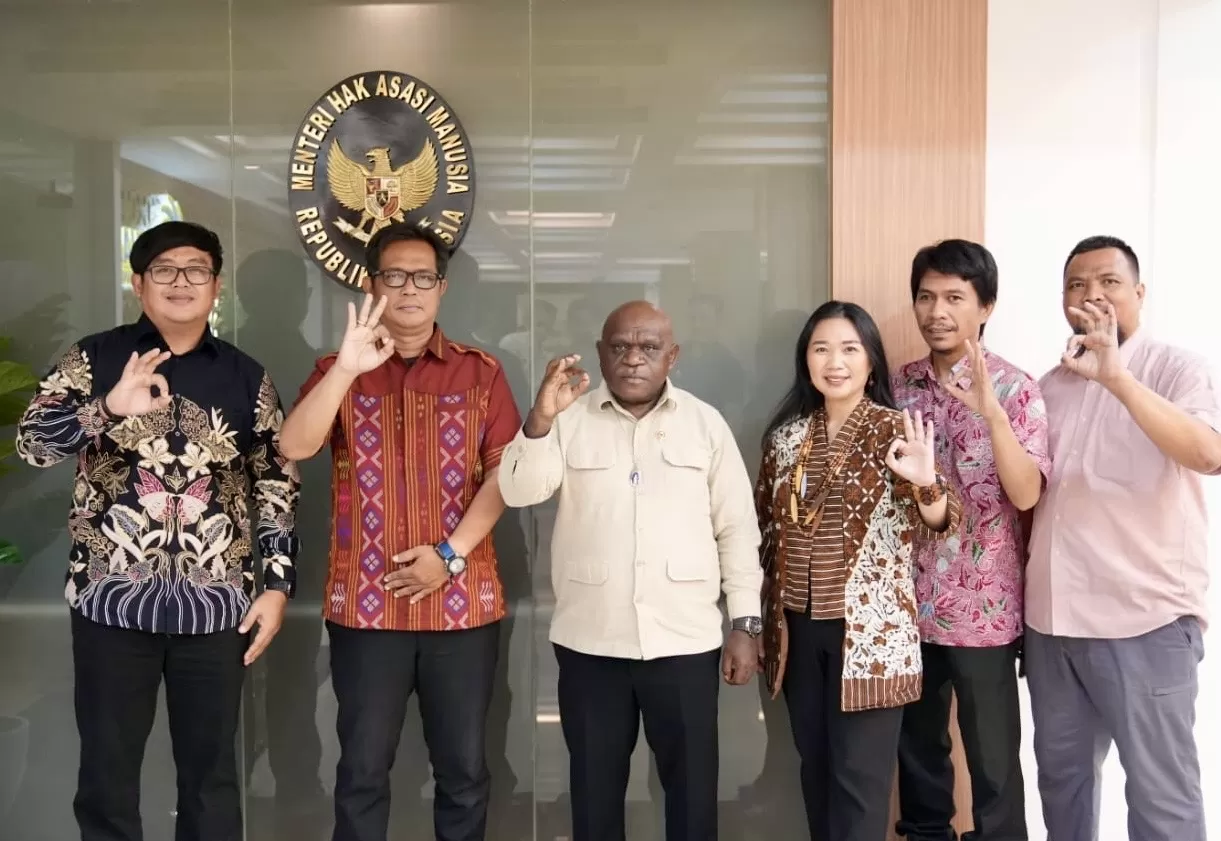 Trah HB II bersama Menteri HAM Natalius Pigai  (Ist)