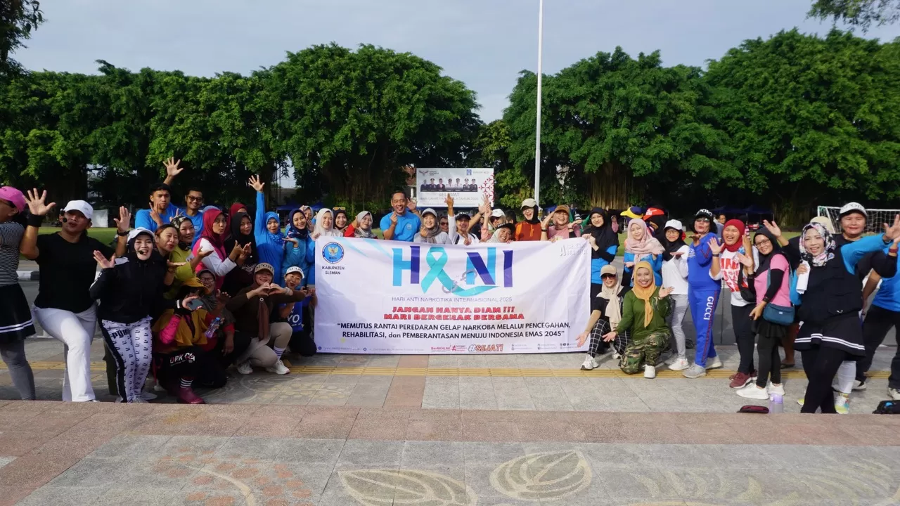KR-Istimewa  BNNK Sleman bersama masyarakat melakukan deklarasi anti narkoba.
