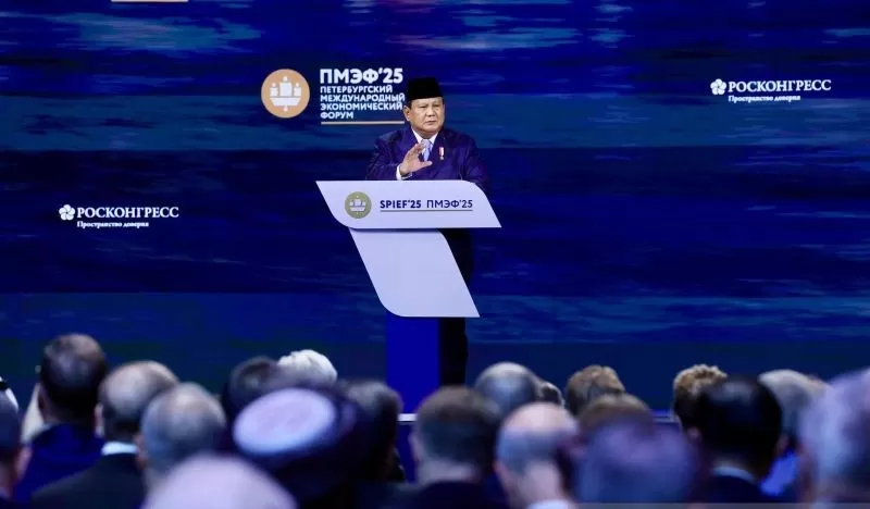 Presiden RI Prabowo Subianto memberikan sambutan kunci pada Forum Ekonomi Internasional St. Petersburg (SPIEF) 2025, Rusia, Jumat (20/6/2025) sore waktu setempat.  (ANTARA/HO-Tim Media Presiden Prabowo )