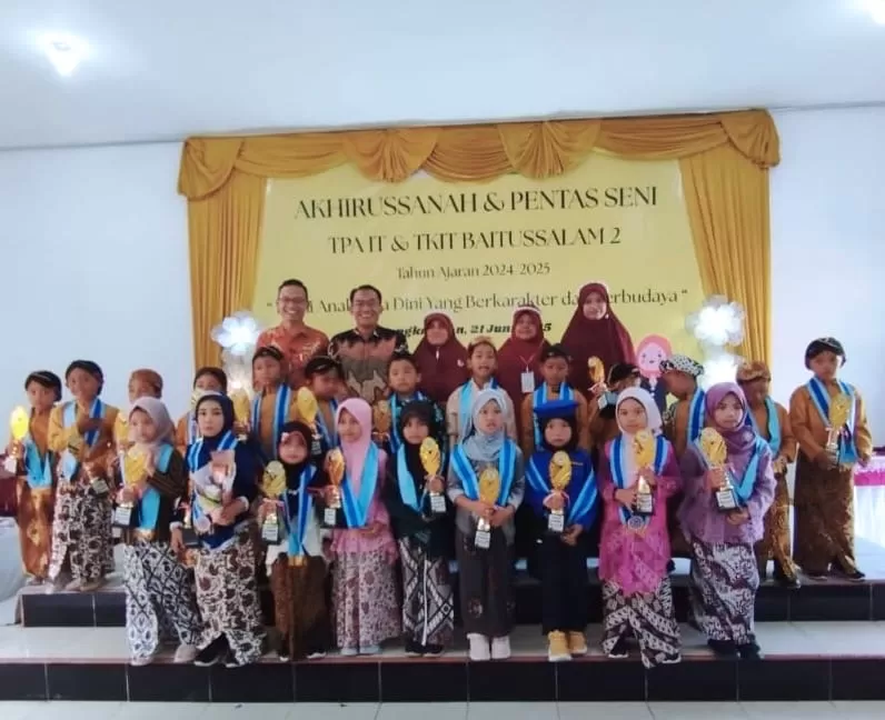 Para siswa mengikuti akhirussanah TK IT Baitussalam 2 Cangkringan.   (Ist)