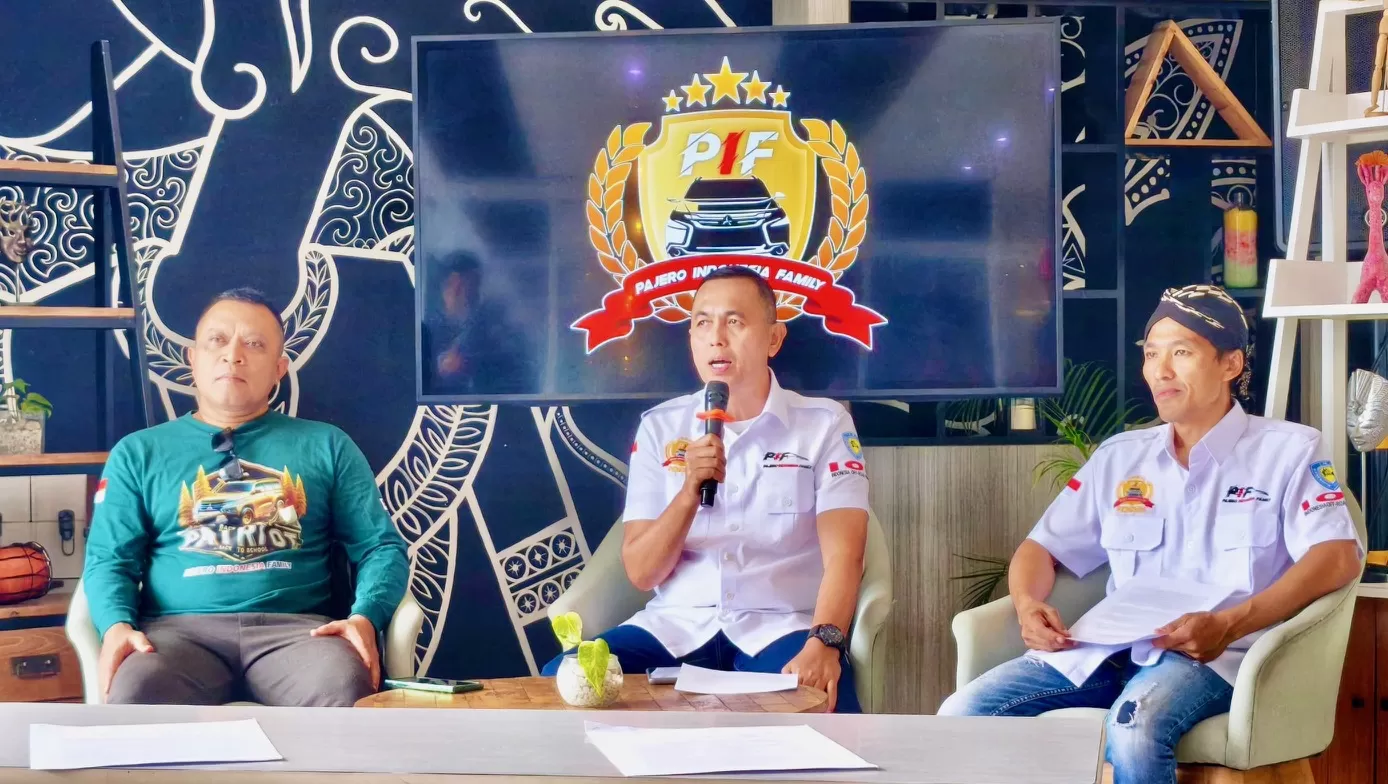 Penyelenggara Kopdarnas V PIF saat berbicara pada media (Harminanto)