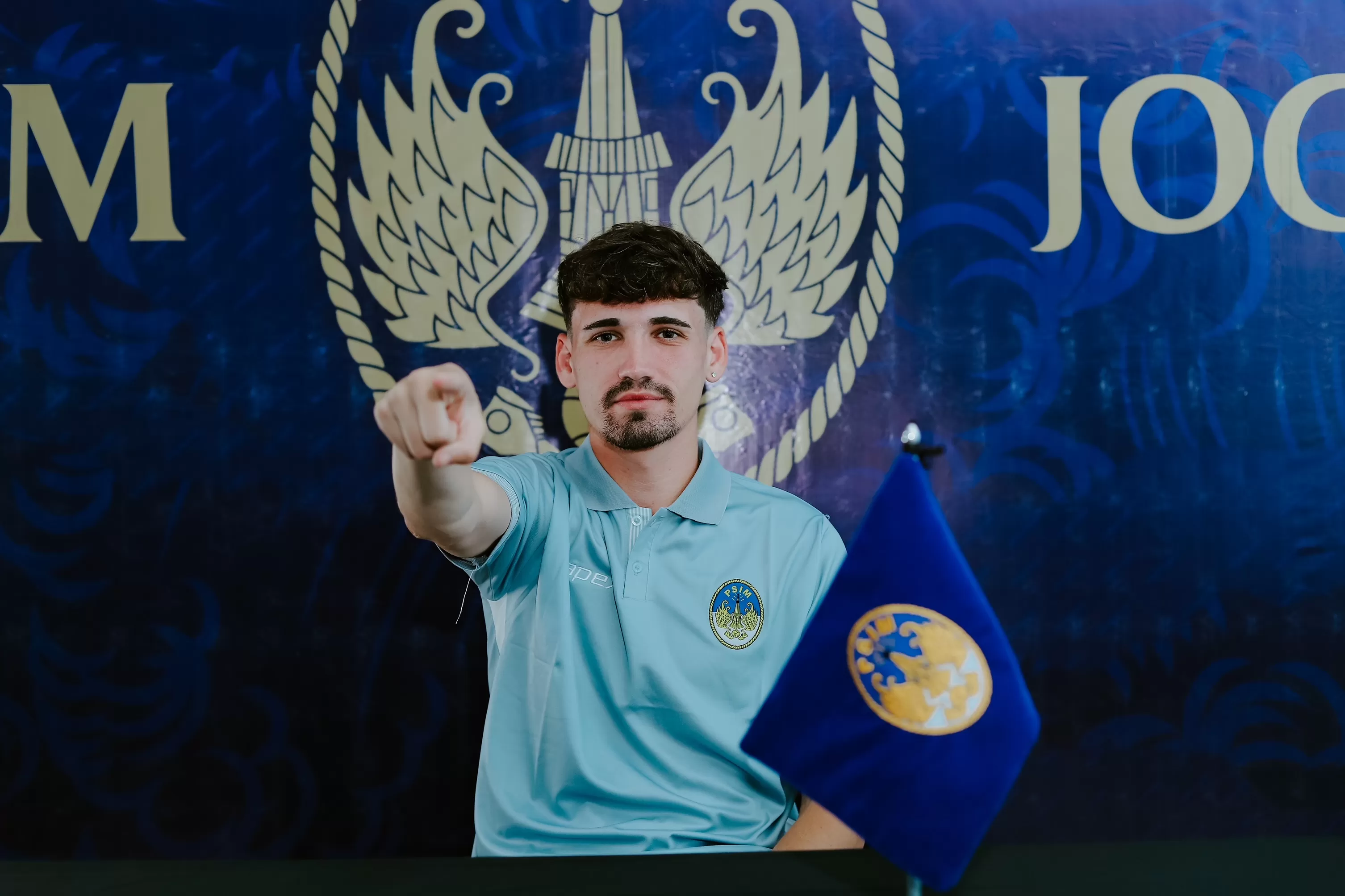 Deri Cofre mempertahankan PSIM (Foto Dokumen) 