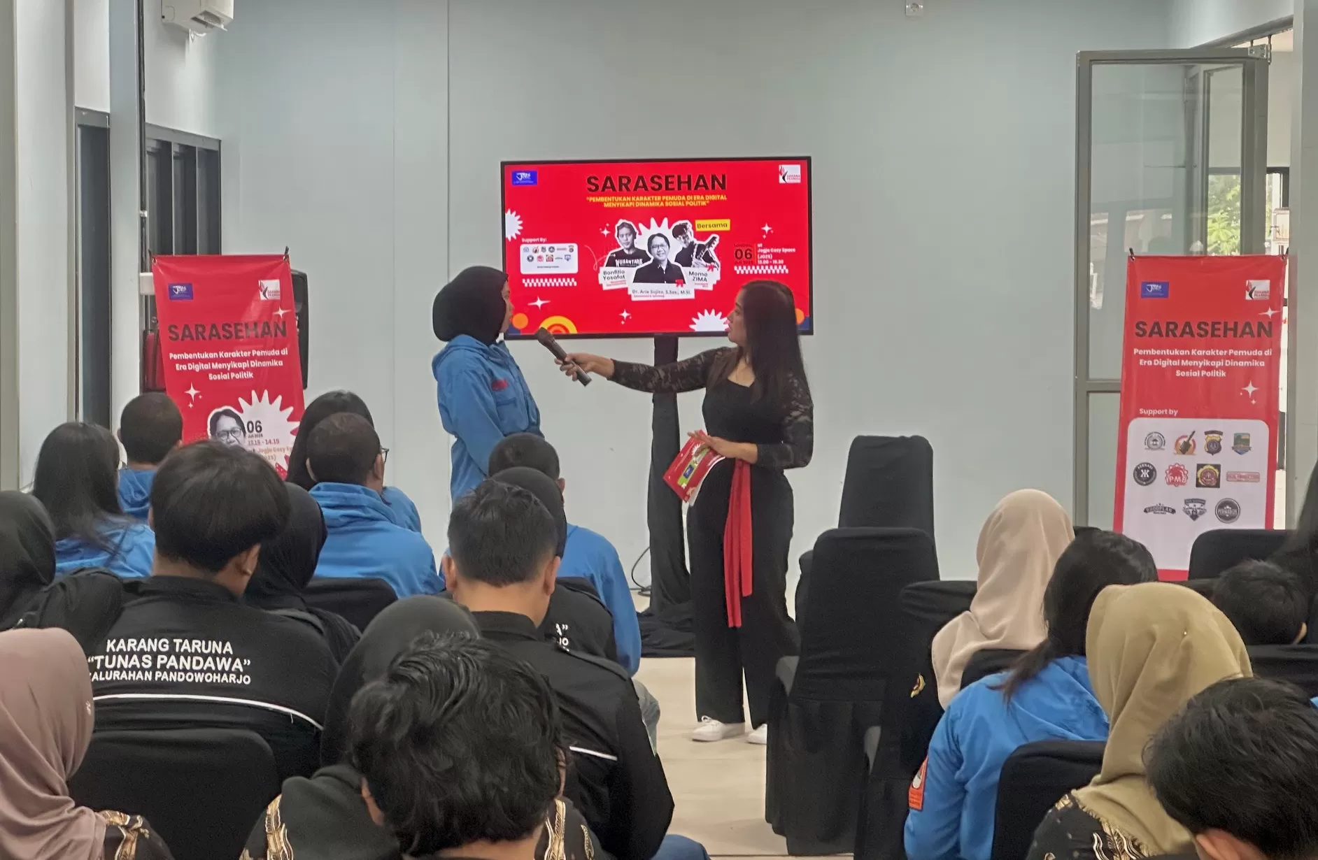 Suasana sarasehan anak-anak muda di Sleman diinisiasi Yayasan Dahana Pramoda (Harminanto)