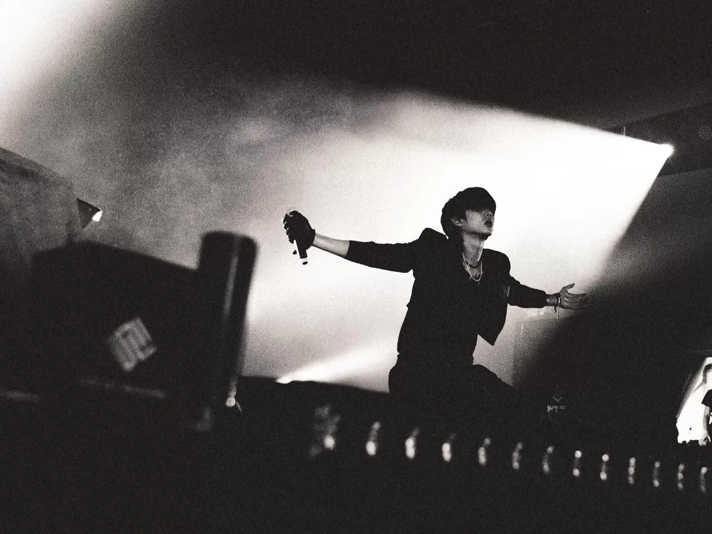 eaJ saat tampil di Prambanan Jazz (Sumber foto: eaJ via Instagram) diambil oleh @zumazuhal.