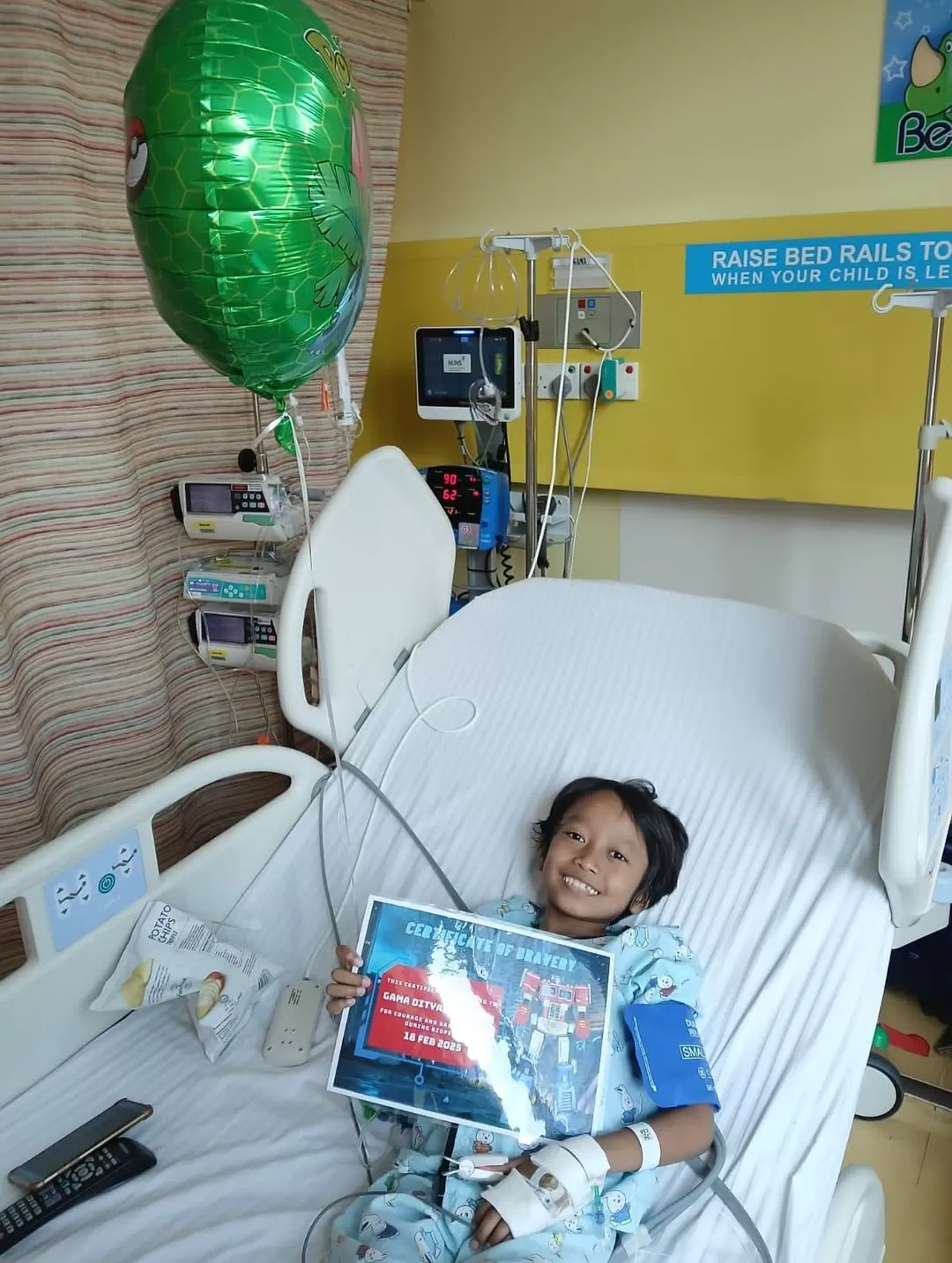 Gama ketika menjalani pengobatan di Singapura (Foto: lightfor.gama)