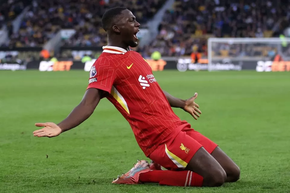 Bek tengah  Liverpool, Ibrahima Konate, yang dikabarkan akan segera hengkang dari Liverpool. (Sumber foto: vivagoal)