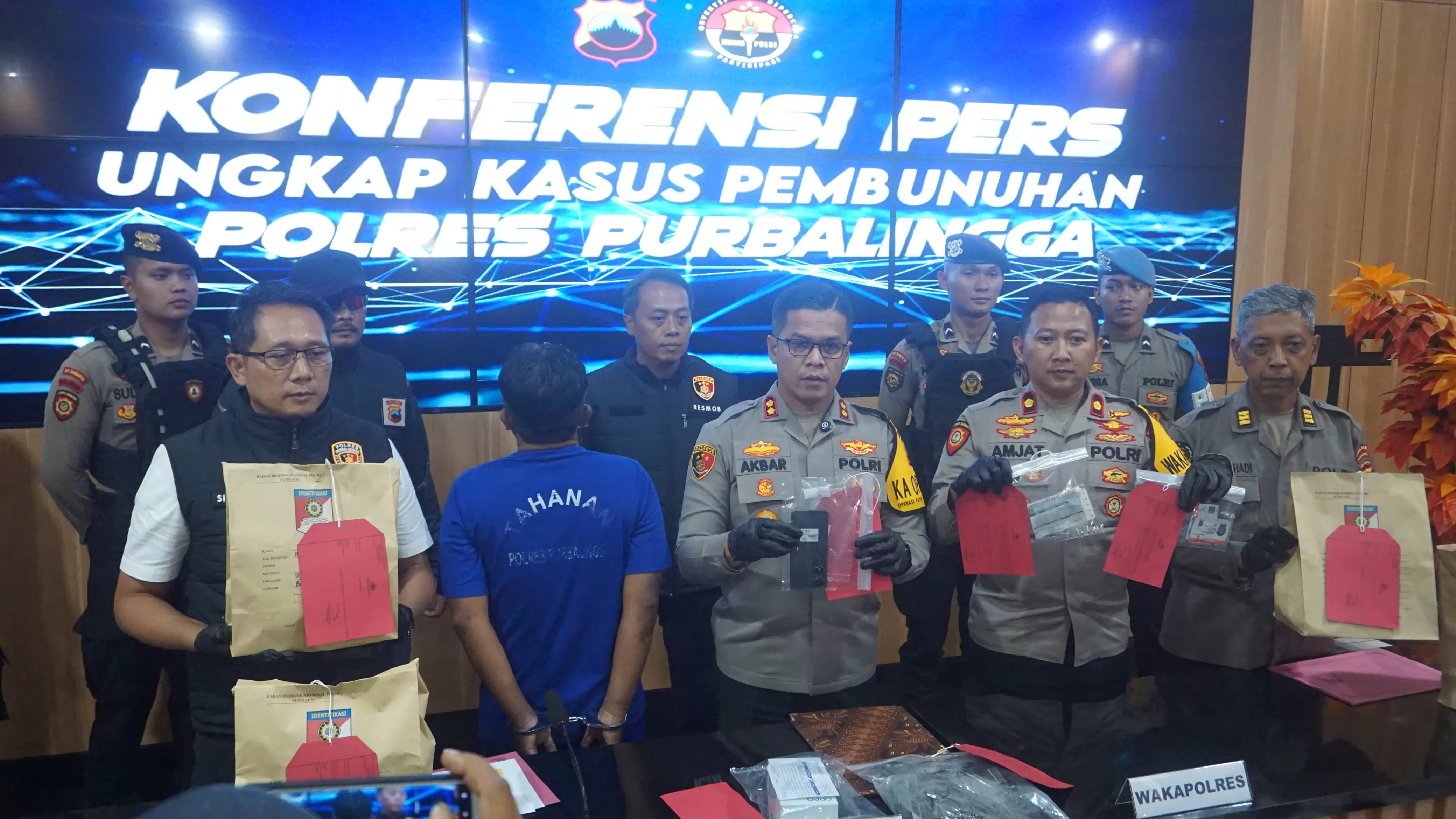 Tersangka Suswanto alias Icus di Mapolres Purbalingga. FOTO (KR &ndash; TOTO R)