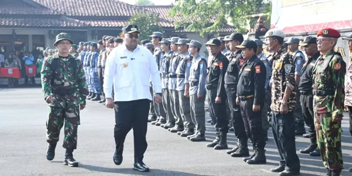 Pembukaan TMMD Sengkuyung Tahap III Tahun 2025 di halaman Pendapa Dipokusumo. (Foto: Toto R)     