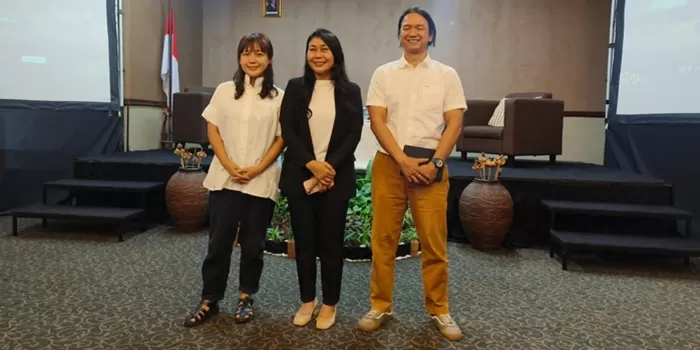 Kepala Dinas Kebudayaan Kota Yogyakarta Yetti Martanti, didampingi Direktur Festival KHFF 2025 Siska Raharja dan Kurator Film KHFF 2025 Suluh Pamuji.