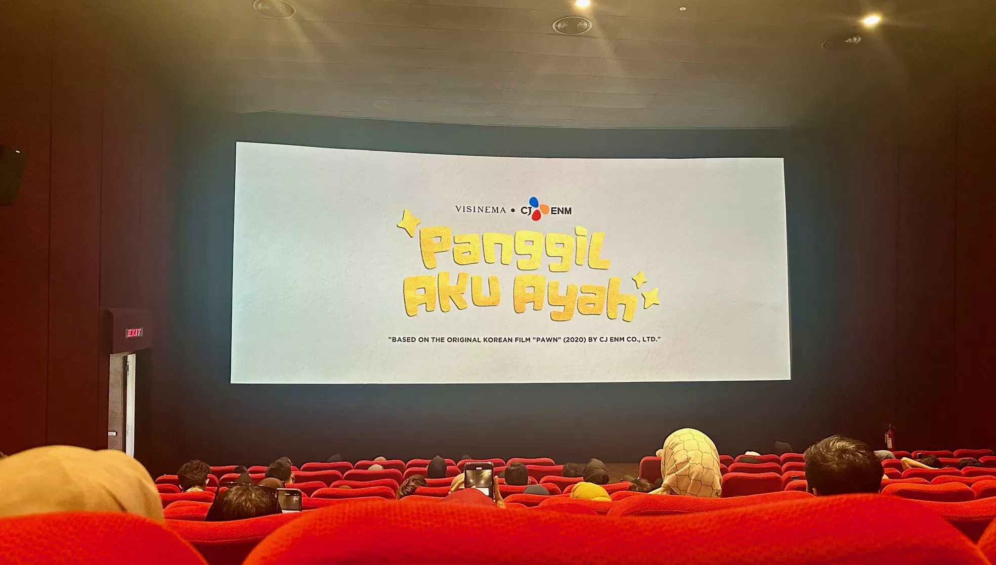 Layar film Panggil Aku Ayah (Harminanto)
