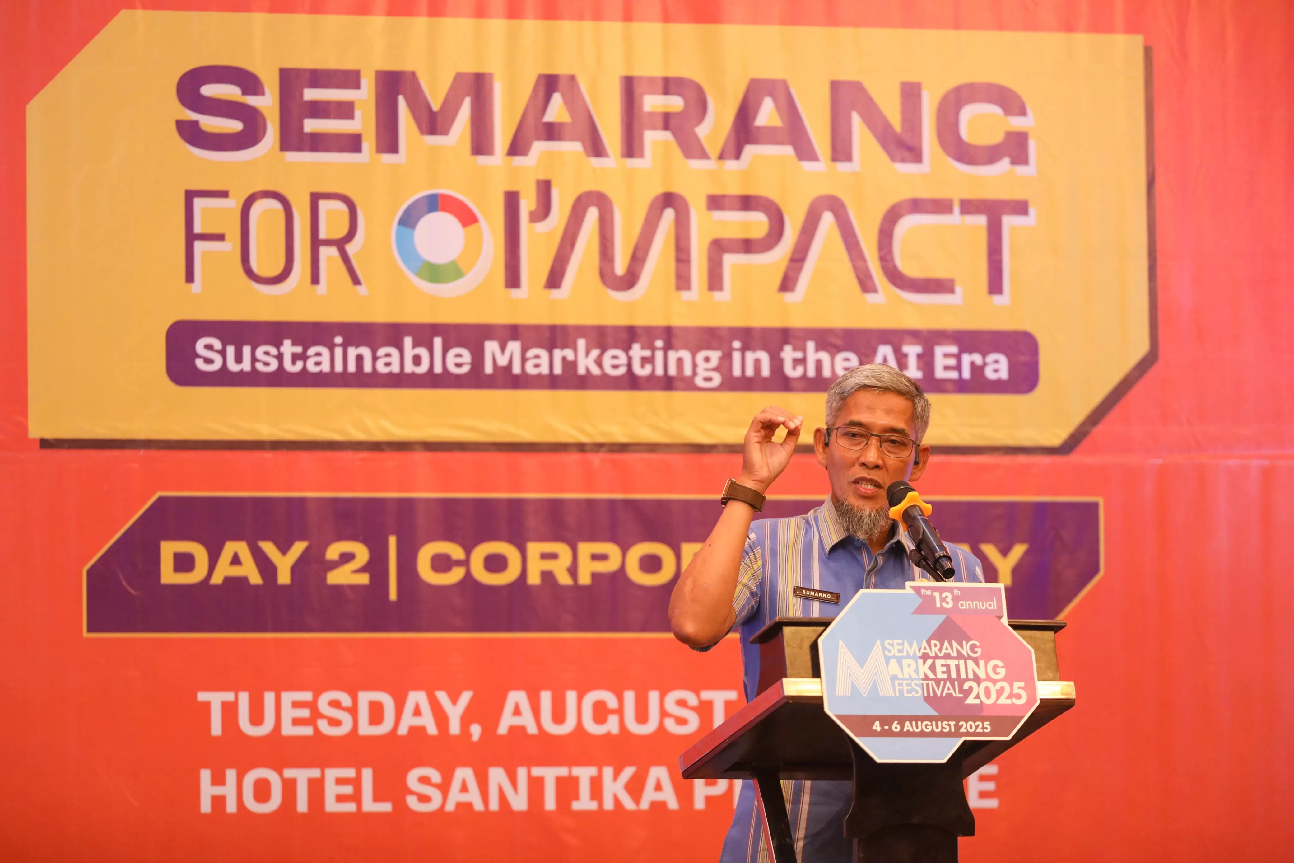 Sekda Jawa Tengah, Sumarno saat membuka acara Semarang Marketing Festival di Hotel Santika Premiere Kota Semarang, Selasa, (5/8/2025). (Foto Humas Pemprov Jateng)