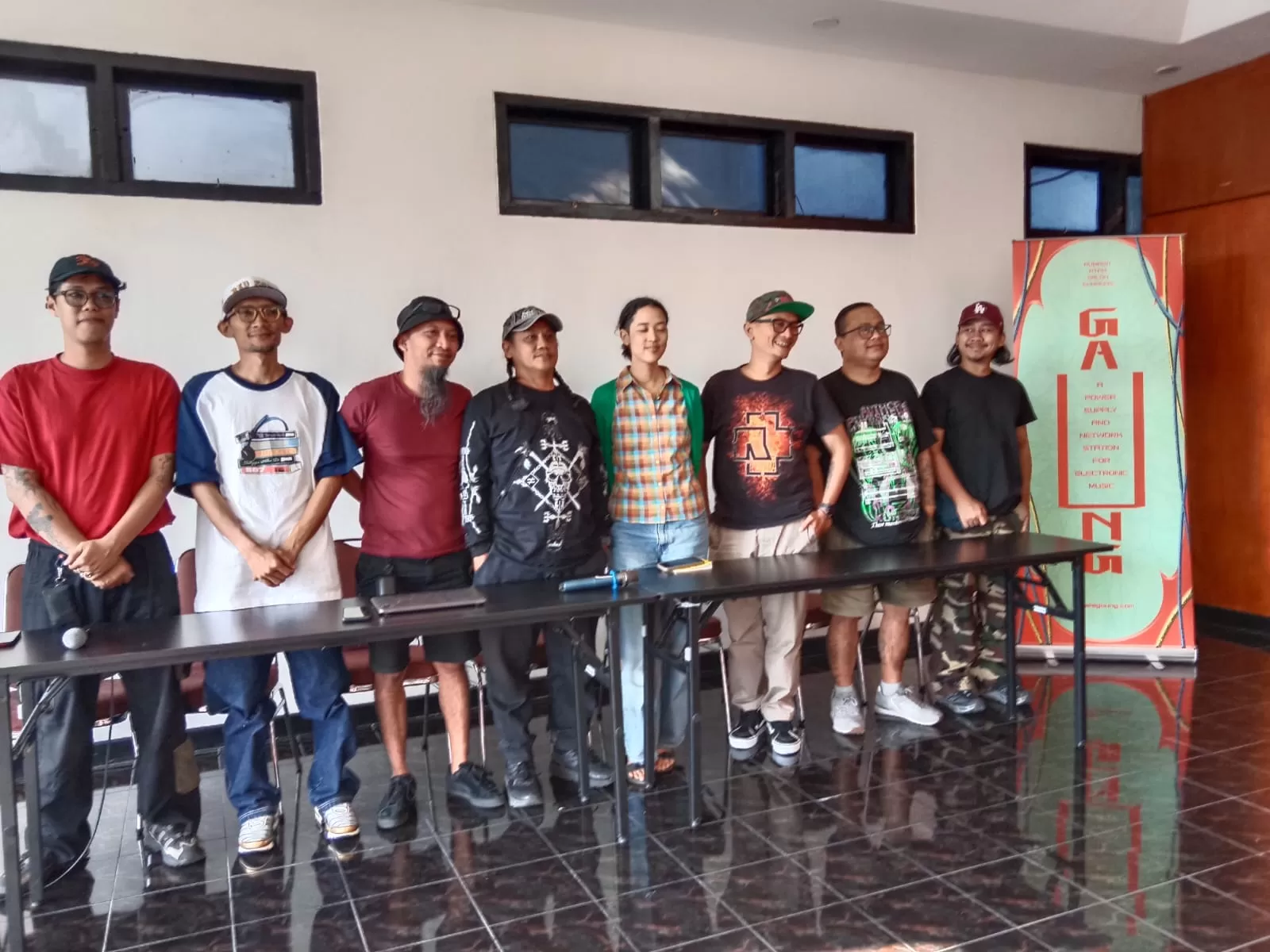 Foto bersama usai jumpa media GAUNG 2025 di VRTX Compound Space. (Ary B Prass)