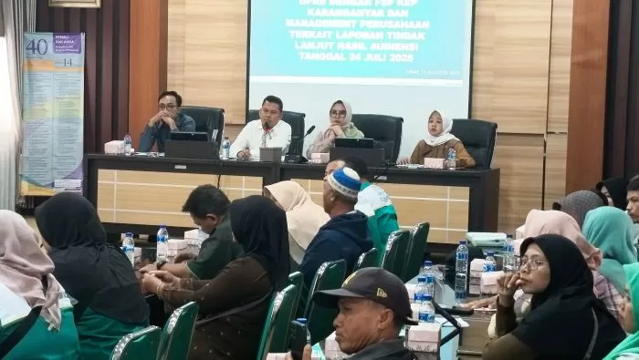 Rapat dengar pendapat di DPRD Karanganyar (foto:Abdul Alim) 