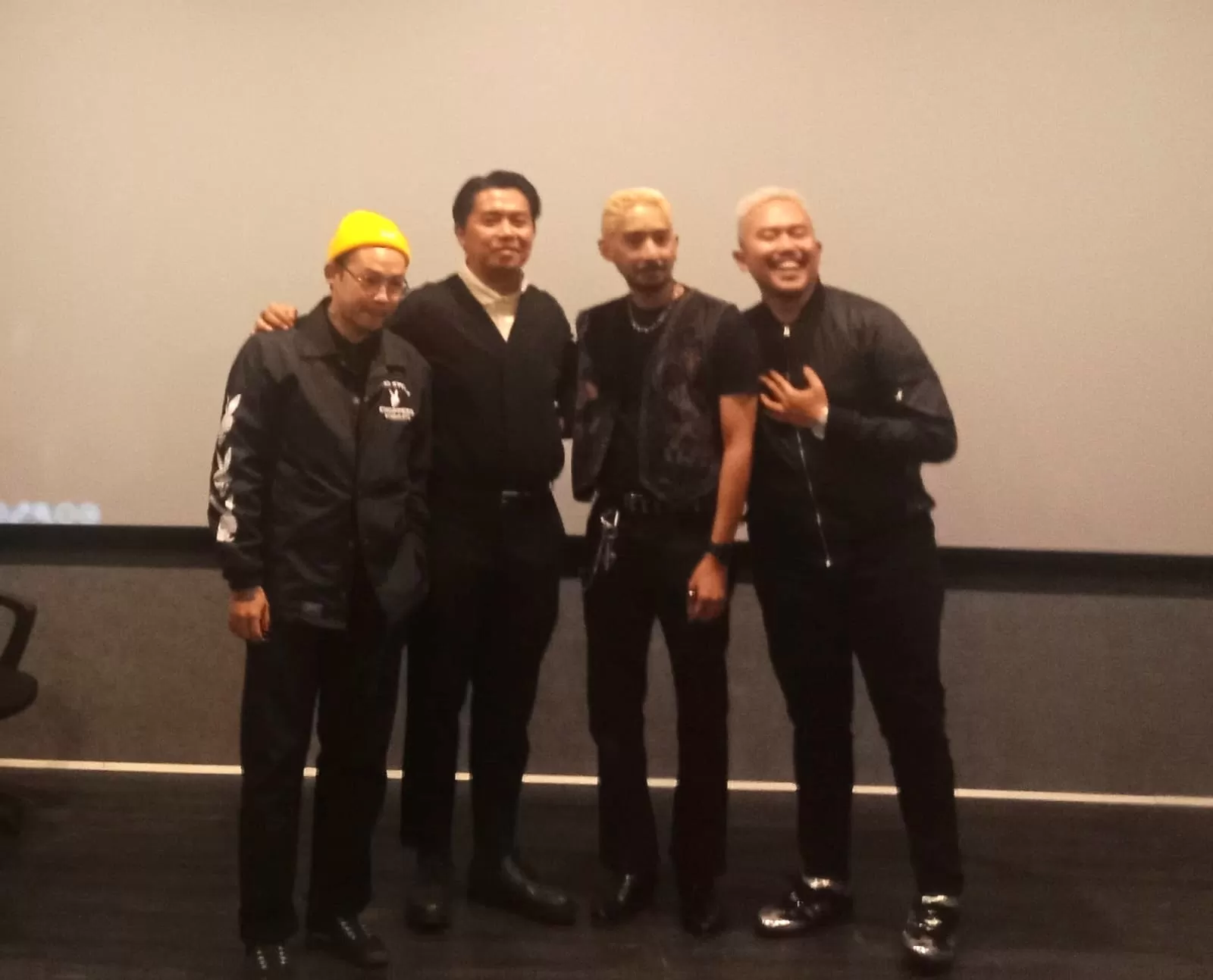 Personel Rebellion Rose usai jumpa media (Abp)