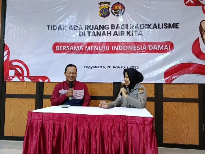 Chairul Bachry saat menjadi pembicara acara Penanggulangan Terorisme di Mapolda DIY, Selasa (20/8).   (Wahyu Priyanti.)