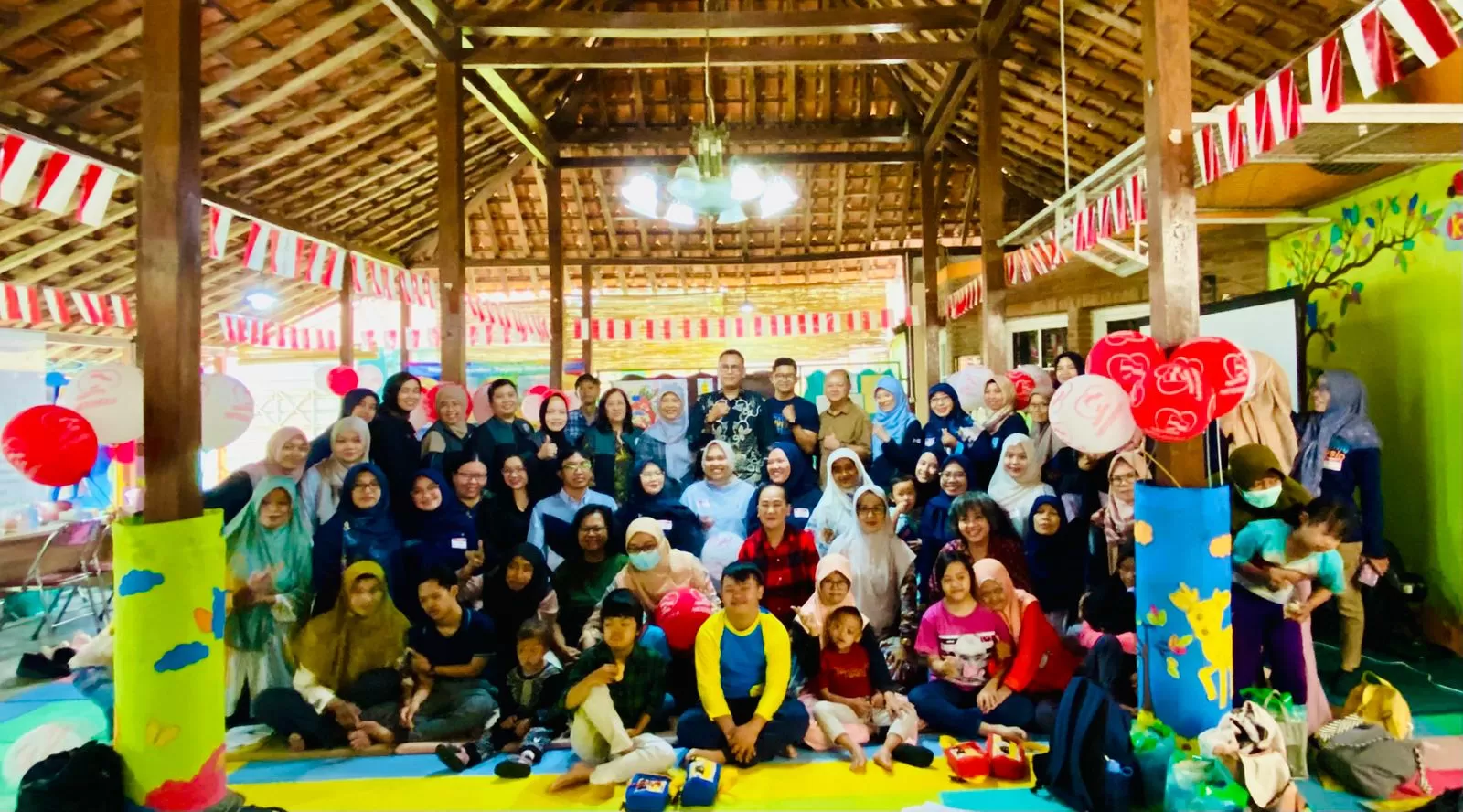 Pengabdian Masyarakat ini diikuti oleh 25 Anak dengan Down Syndrome (ADS) dengan Ibunya, dan dengan jumlah tenaga medis sejumlah 46 orang. (Istimewa )