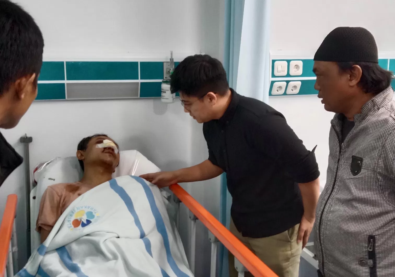 Tim Grab dampingi mitranya yang menjadi korban aksi unjukrasa