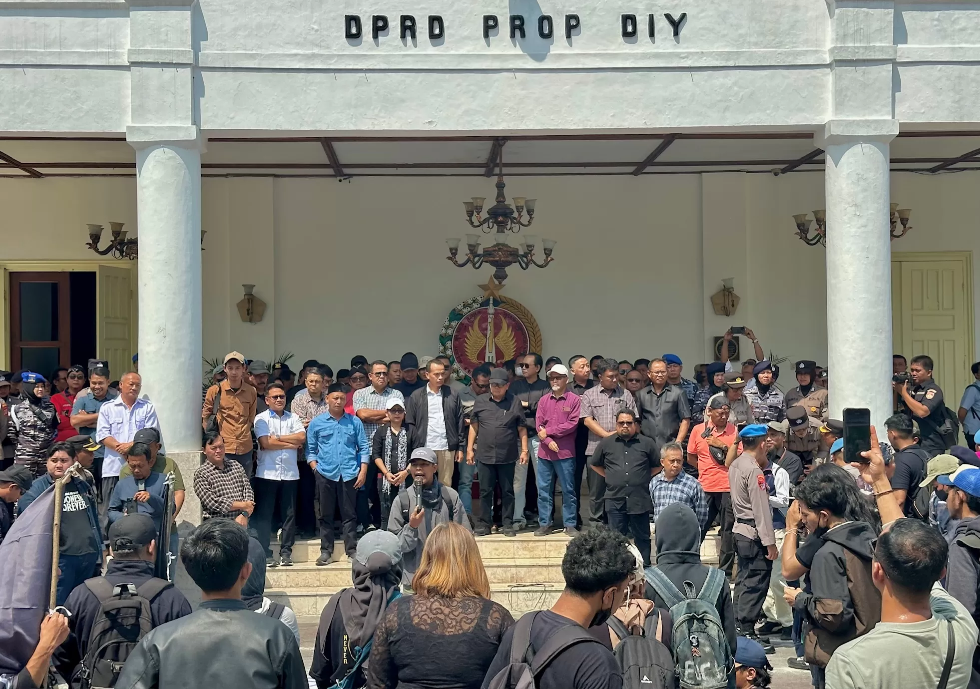 Aksi unjukrasa di DPRD DIY (Harminanto)