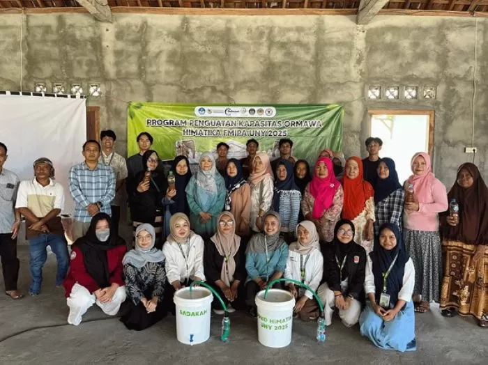 Workshop Pengolahan Sampah Organik oleh Tim PPK Ormawa HIMATIKA FMIPA UNY di Kalurahan Playen, Gunungkidul, Sabtu (13/09). (Foto: Tim PPK Ormawa HIMATIKA FMIPA UNY)