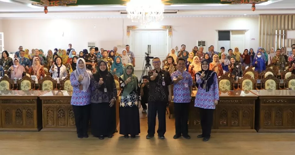 KR-Hendri Utomo Rapat Koordinasi Tim Percepatan Penurunan Stunting (TPPS) yang digelar di Ruang Arahiwang, Komplek Setda Purworejo, 