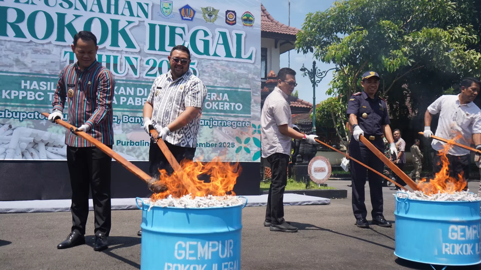 1,5 juta batang rokok ilegal dimusnahkan (Toto R)