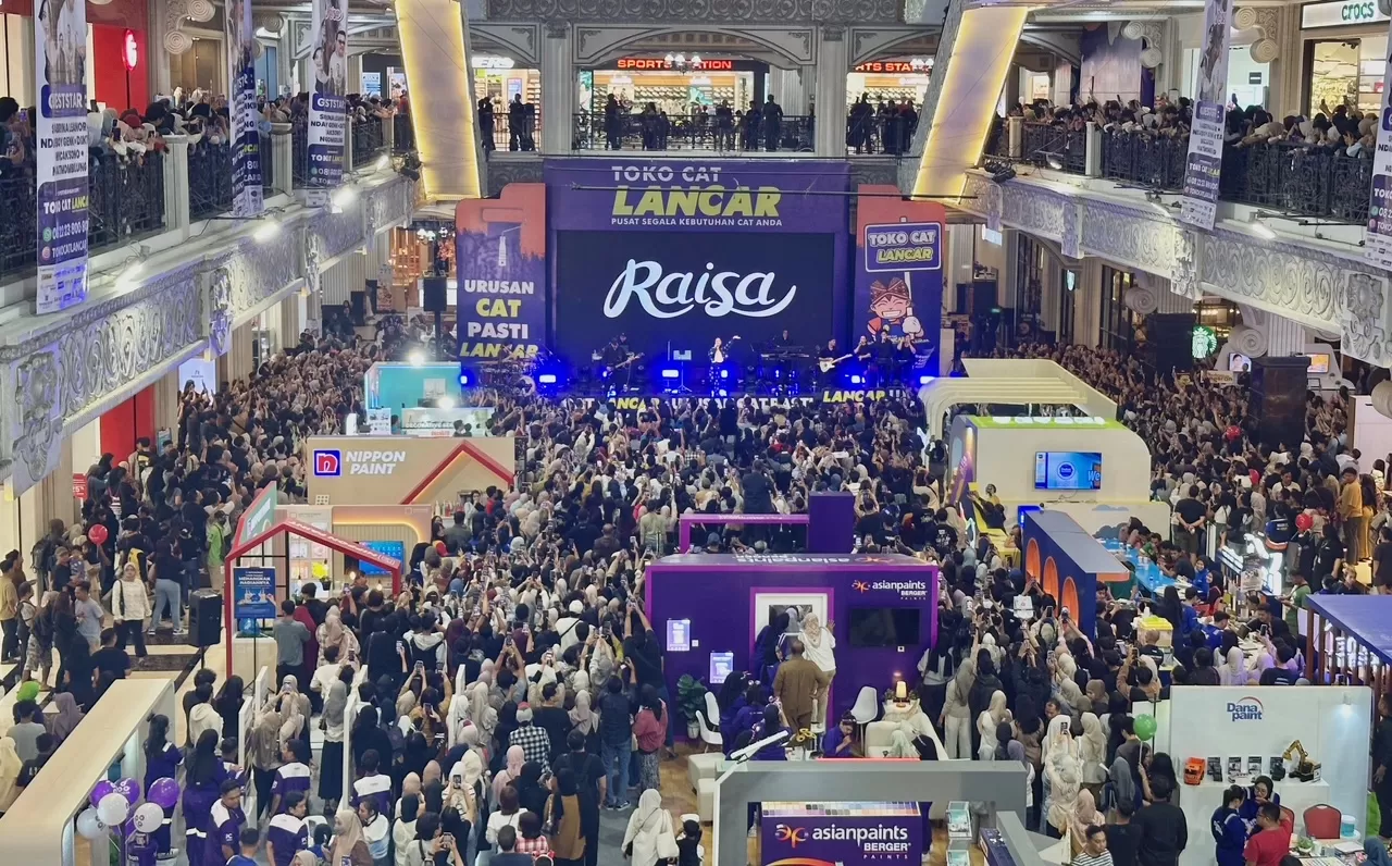  Penampilan Raisa yang dipadati ribuan pengunjung Lancar Paint Expo 2025 (Harminanto)  ((Harminanto))