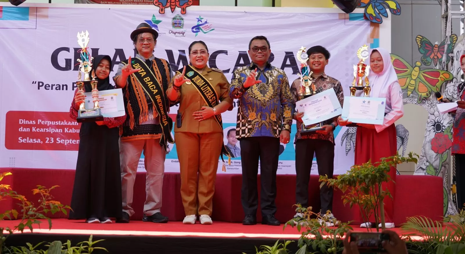 Endah Subekti saat di Festival Literasi.  . (Dedy EW)