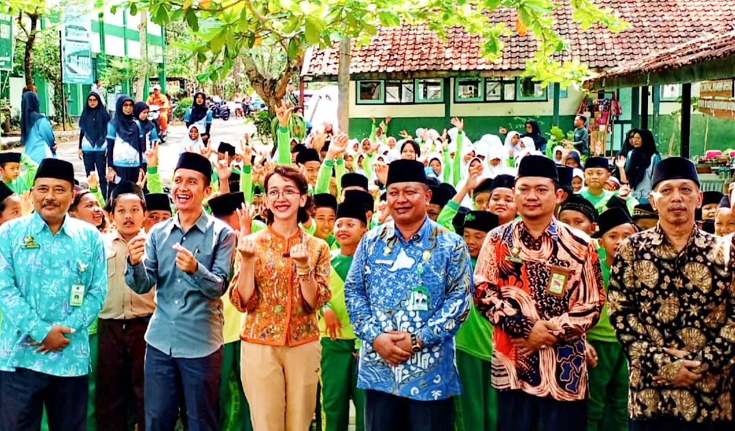 MI Darul Ma'arif Serut Genap Usia 55 Tahun. Kekurangan 4 Ruang Kelas (Iatimewa )